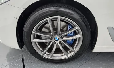 BMW 5-Series 2018, 91000 км, за 17824.63 USD