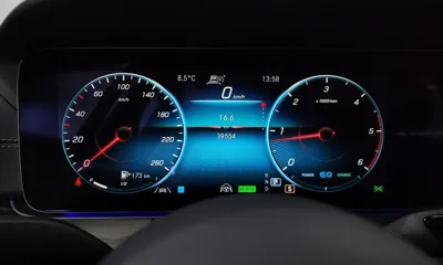 Mercedes-Benz E-Class 2023, 39554 км, за 29071.68 USD - фото 8