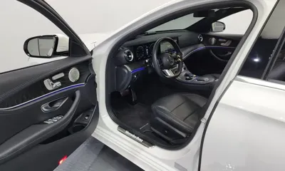 Mercedes-Benz E-Class 2023, 39554 км, за 29071.68 USD - фото 10