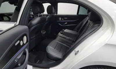 Mercedes-Benz E-Class 2023, 39554 км, за 29071.68 USD - фото 11