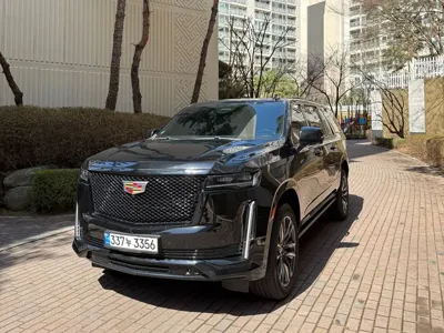 Cadillac Escalade · 2022 год