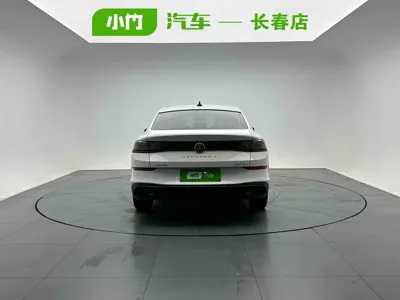Volkswagen Lamando 2022, 8000 км, за 17651.64 USD