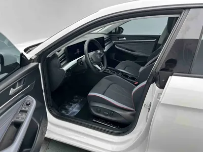 Volkswagen Lamando 2022, 8000 км, за 17651.64 USD - фото 9