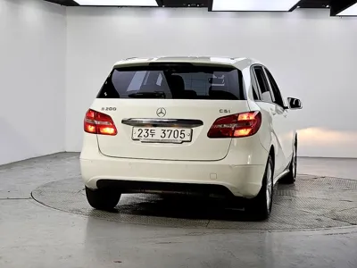 Mercedes-Benz B-Class 2013, 141513 км, за 2816.07 USD