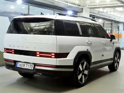 Hyundai Santafe 2026, 4560 км, за 23959.56 USD