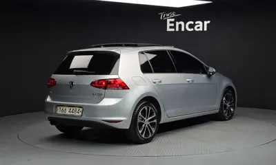 Volkswagen Golf 2015, 172991 км, за 5135.54 USD