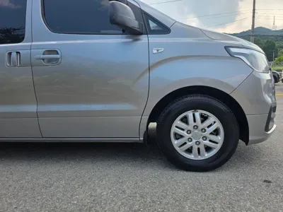 Hyundai Starex 2019, 70095 км, за 8861.76 USD