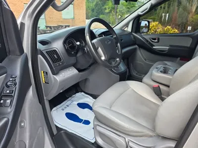 Hyundai Starex 2019, 70095 км, за 8861.76 USD - фото 7