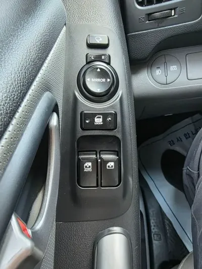 Hyundai Starex 2019, 70095 км, за 8861.76 USD - фото 12