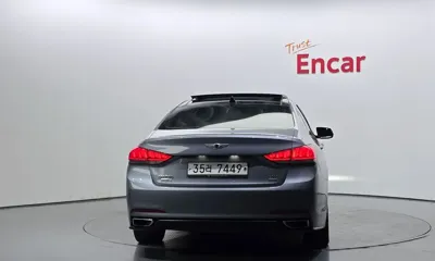 Hyundai Genesis 2014, 186100 км, за 5939.87 USD
