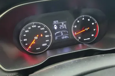 Roewe RX3 2018, 68400 км, за 4684 USD - фото 12
