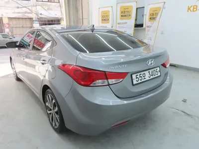 Hyundai Avante 2013, 127830 км, за 3057.51 USD