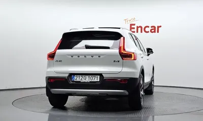 Volvo XC40 2025, 15602 км, за 28291.93 USD