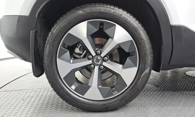 Volvo XC40 2025, 15602 км, за 28291.93 USD