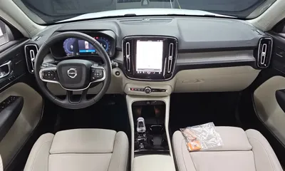 Volvo XC40 2025, 15602 км, за 28095.05 USD - фото 7
