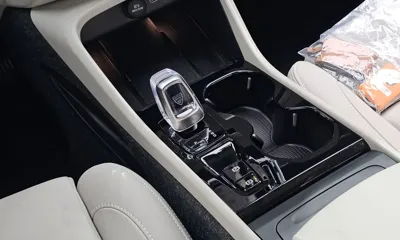 Volvo XC40 2025, 15602 км, за 28095.05 USD - фото 9