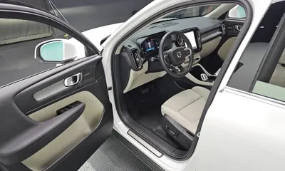 Volvo XC40 2025, 15602 км, за 28095.05 USD - фото 10