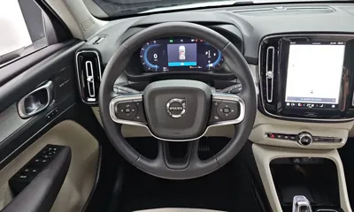 Volvo XC40 2025, 15602 км, за 28095.05 USD - фото 12