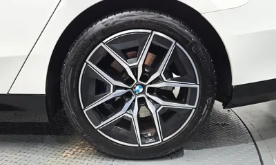 BMW 5-Series 2024, 27059 км, за 37127.06 USD - фото 21