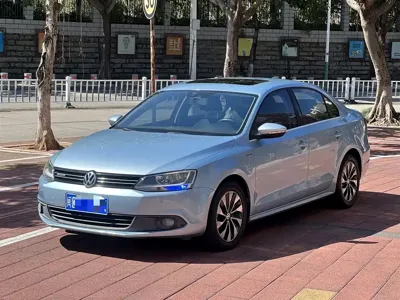 Volkswagen Sagitar · 2013 год