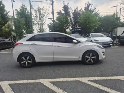 Hyundai i30 2014, 98500 км, за 4033.31 USD
