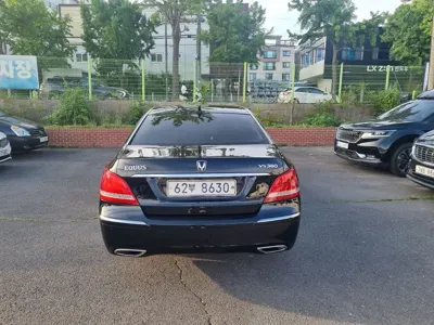 Hyundai Equus 2012, 237607 км, за 2599.35 USD