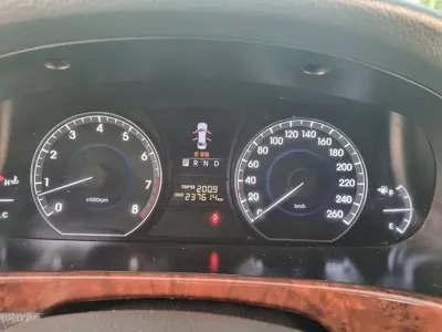 Hyundai Equus 2012, 237607 км, за 2599.35 USD - фото 8