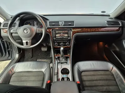 Volkswagen Passat 2013, 158332 км, за 2797.3 USD