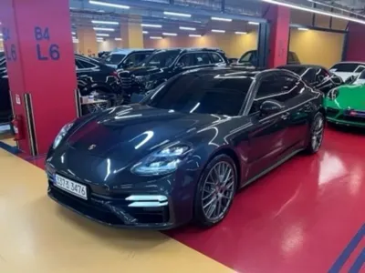 Porsche Panamera · 2021 год