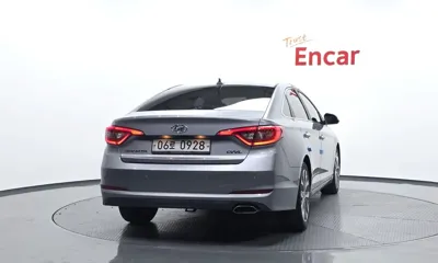 Hyundai Sonata 2016, 118036 км, за 7149.37 USD