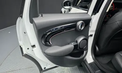 MINI Cooper 2024, 6437 км, за 19364.58 USD - фото 25