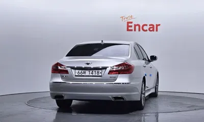 Hyundai Genesis 2013, 194432 км, за 2710.21 USD