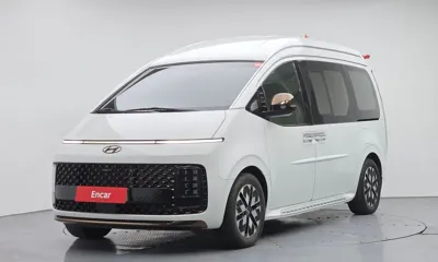 Hyundai Staria · 2023 год