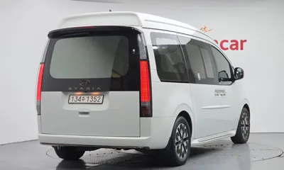 Hyundai Staria 2023, 29752 км, за 32438.39 USD
