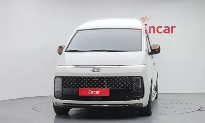 Hyundai Staria 2023, 29752 км, за 32438.39 USD