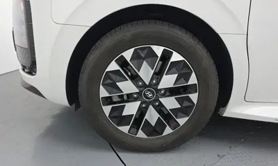 Hyundai Staria 2023, 29752 км, за 32438.39 USD