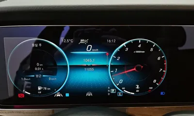 Mercedes-Benz E-Class 2022, 11055 км, за 29732.4 USD - фото 8