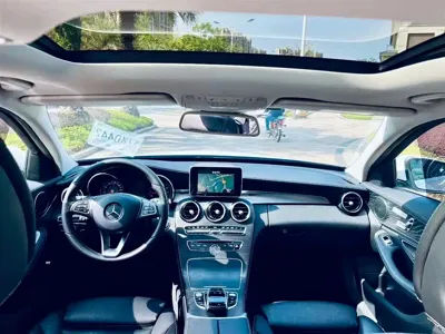 Mercedes-Benz C-Class 2017, 93000 км, за 14431.28 USD