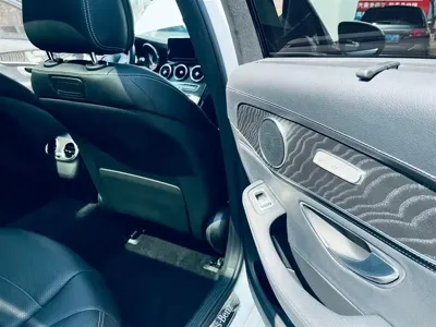 Mercedes-Benz C-Class 2017, 93000 км, за 14431.28 USD