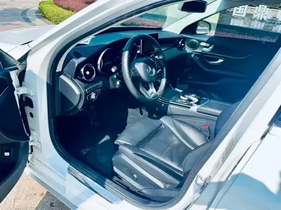 Mercedes-Benz C-Class 2017, 93000 км, за 14431.28 USD