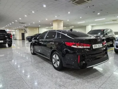 Kia K5 2018, 81881 км, за 8606.75 USD