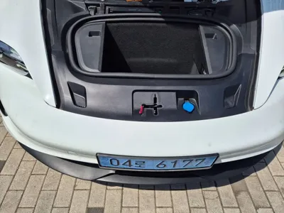 Porsche Taycan 2021, 48800 км, за 50216.62 USD - фото 6