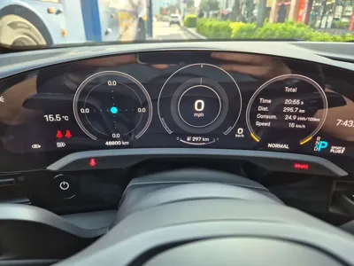 Porsche Taycan 2021, 48800 км, за 50216.62 USD - фото 8