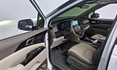 Kia Canival 2023, 17277 км, за 25761.57 USD - фото 11