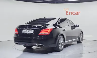 Hyundai Equus 2013, 210739 км, за 5655.59 USD