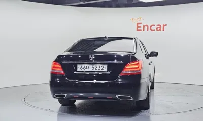 Hyundai Equus 2013, 210739 км, за 5655.59 USD