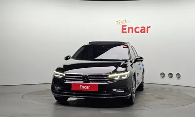 Volkswagen Passat 2022, 90137 км, за 14310.1 USD