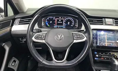 Volkswagen Passat 2022, 90137 км, за 14310.1 USD - фото 13