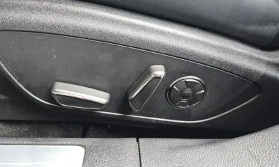 Lincoln MKZ 2020, 116896 км, за 10496.26 USD - фото 32