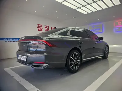 Hyundai Grandeur 2021, 105787 км, за 13609.42 USD